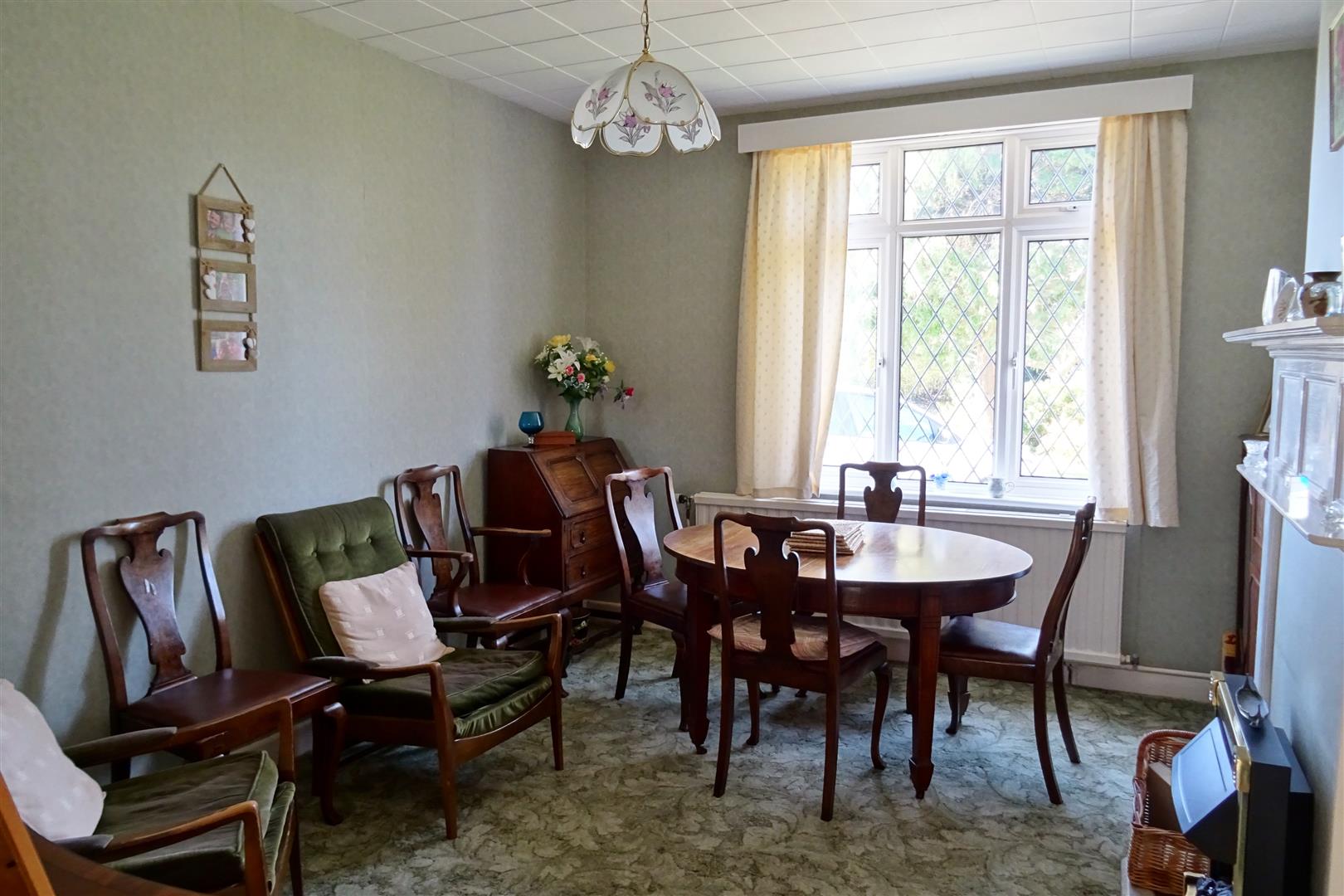 Dining Room: